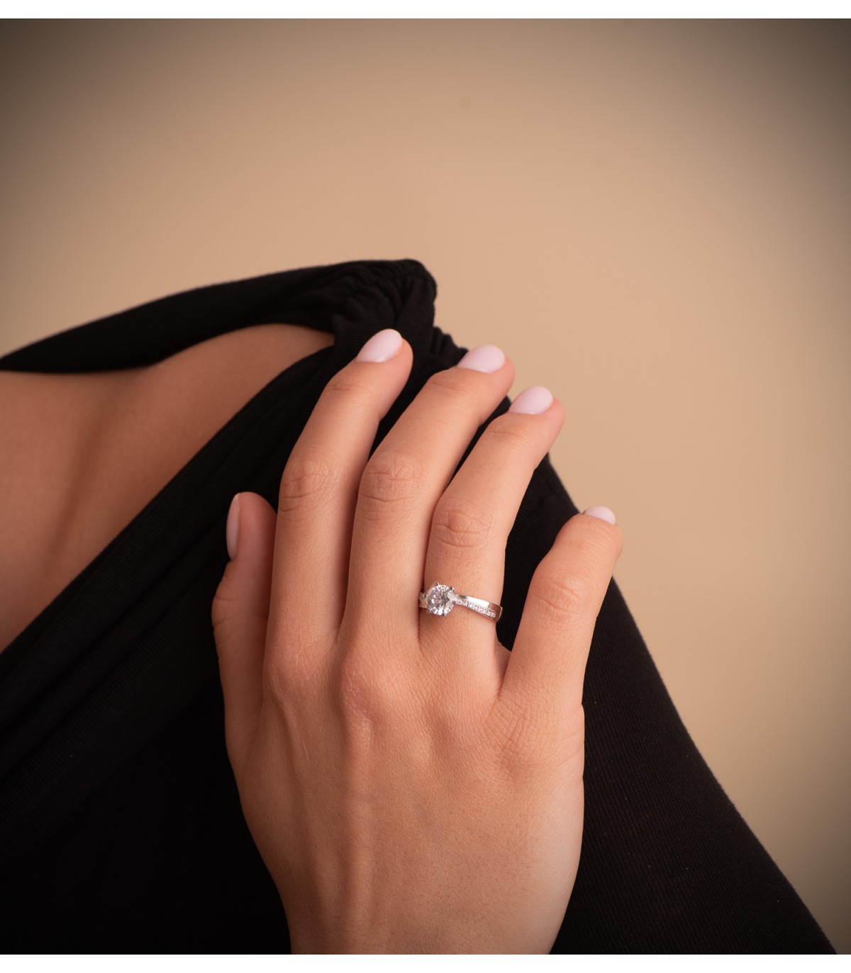 Solitario blanco Rosalinda 18 Ktes