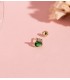 Piercing orecchio con pietre colorate verde Frog | Orecchini lobo e piercings donna in oro 9k.