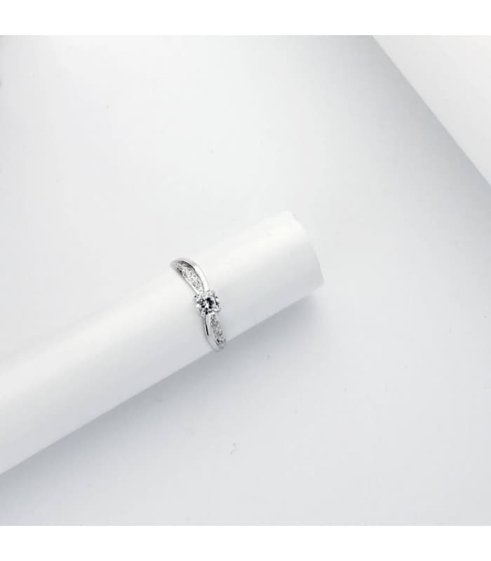 Anello di fidanzamento Vennetia Oro bianco 18Kt, solitario da donna con pave di zirconi