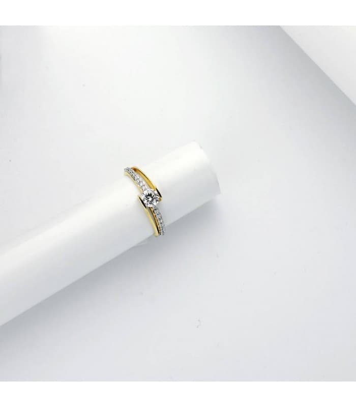 anillo de pedida en oro amarillo reminni con circonitas