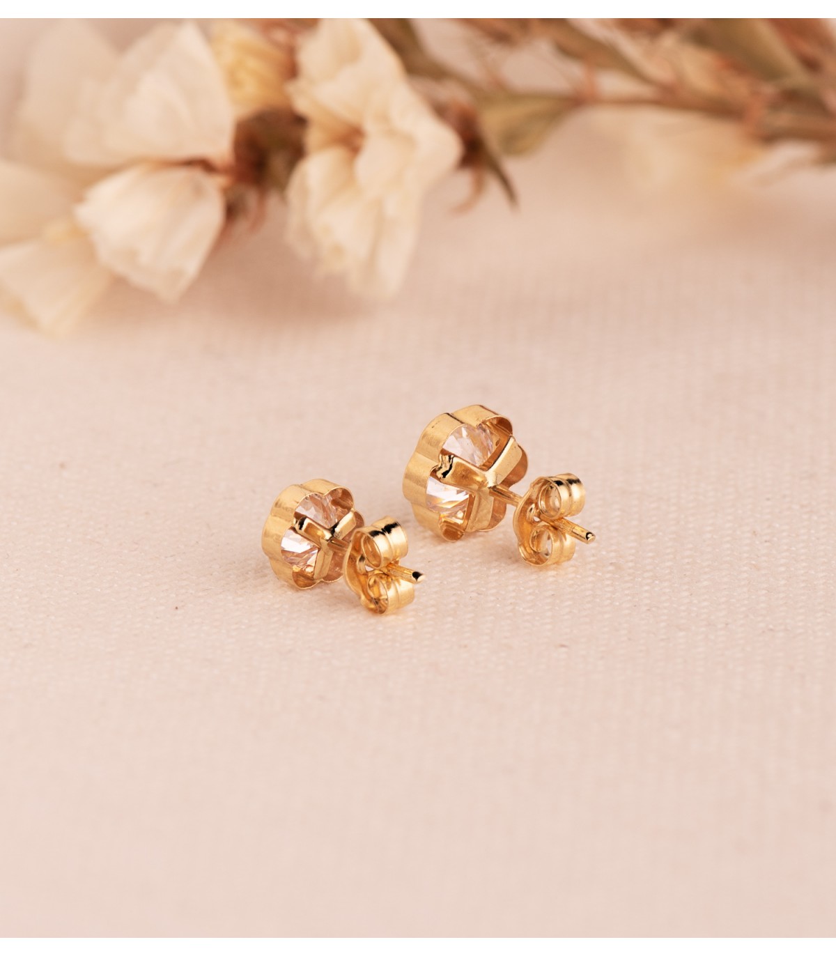 Orecchini oro 18 Kt da bambina, Margherite Zircone 76mm oro giallo 18 Kt | Orecchini a lobo donna