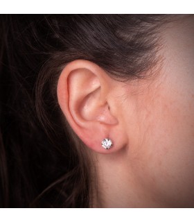 Punto luce, orecchini oro 585 carati 6 mm. Gioielli da donna. Piercing orecchino.