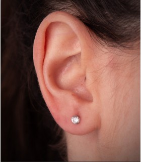 Orecchini griffe Madrid oro giallo 14kt 4mm. Orecchini bambina. Piercings punto luce.