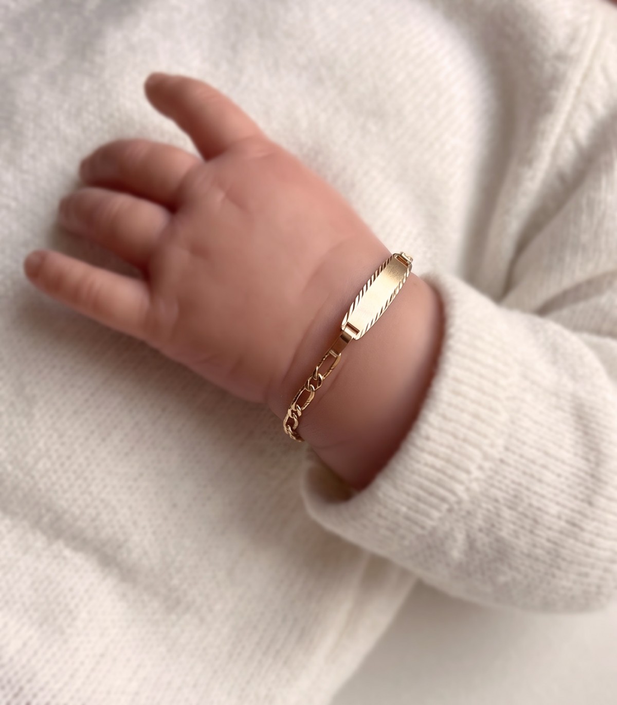 Bracciale per bambini con catenina 12 cm e targhetta - Personalizzazione e incisione | Regali battessimo