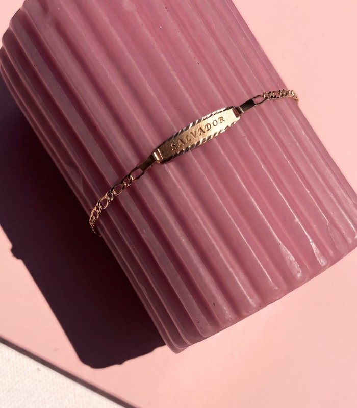 Kette-Armband für Neugeborene, 1 x 1, 12 cm lang, mit Namen und Datum graviert.