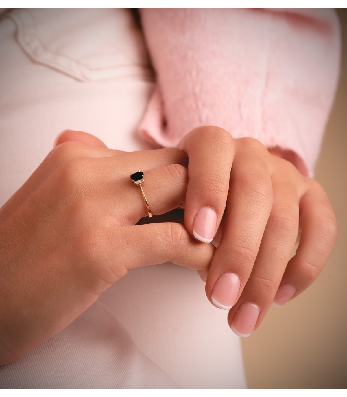 Anello con zaffiro e brillanti in oro giallo 750, ideale regalo donna: Natale, Proposta Matrimonio.