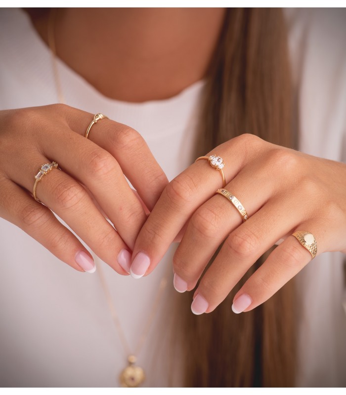 Anillo de oro 18 kilates 3 mm con diseño de Tornillos y piedras - Anillos para mujer.