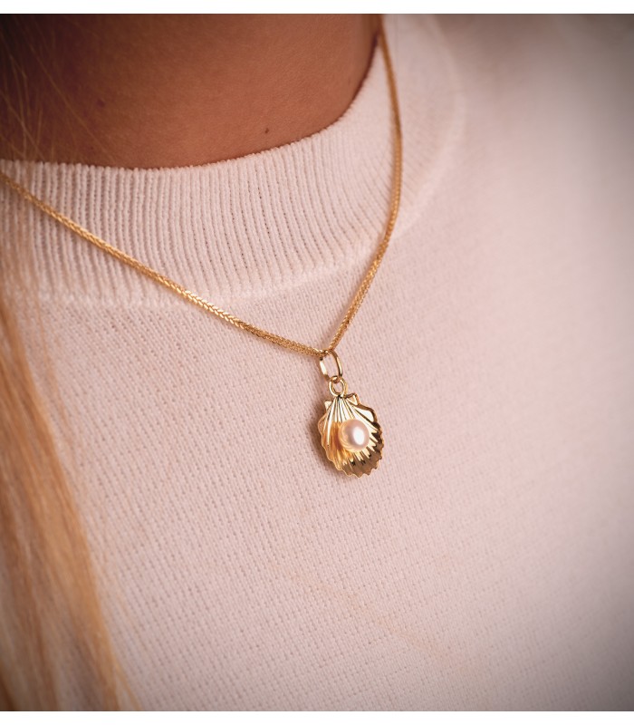 Pendentif coquille avec perle 14 mm en or jaune 18 carats | Pendentifs unisex en ligne : pour homme, femme et enfant.
