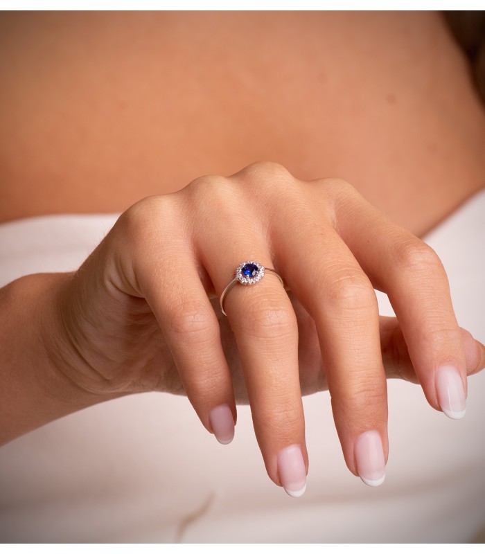 Anello Tondo pavè Zaffiro 0,33 ct oro bianco 18kt