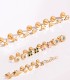 Orecchini piccoli con motivo a forma di infinito. Misurano 8 x 3 mm