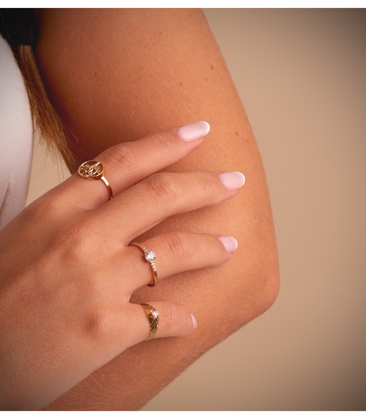 Anello di fidanzamento in oro, modello solitario Leticia 18 carati | Anelli di fidanzamento da donna