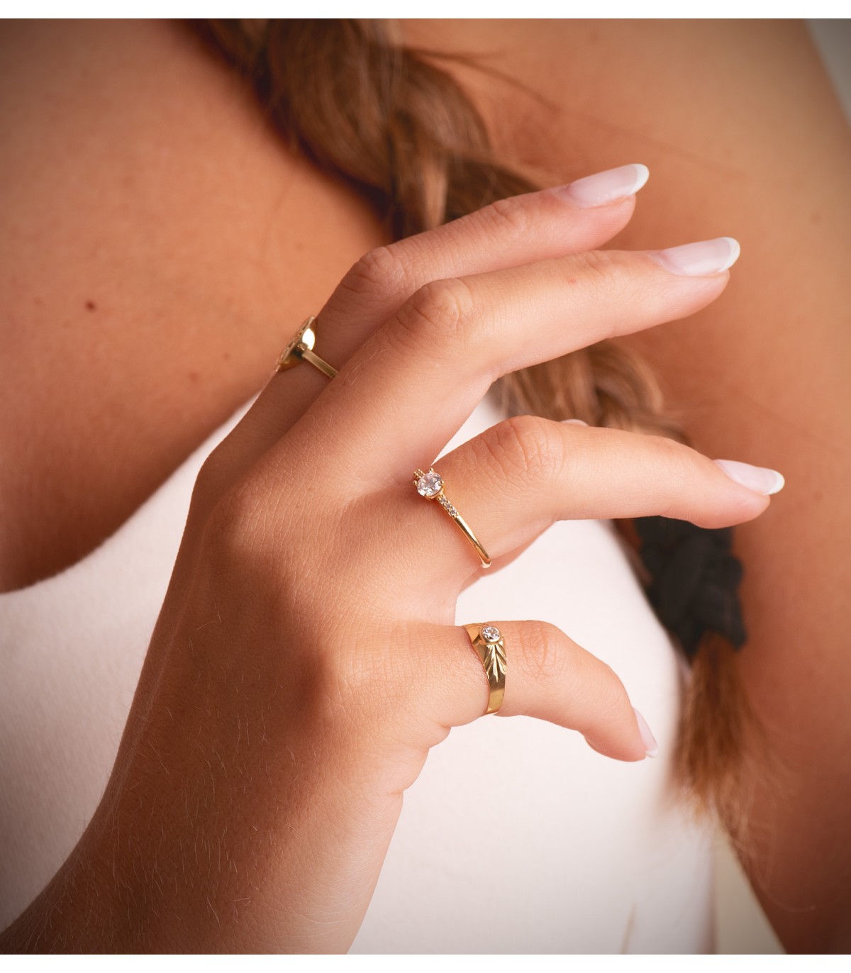 Anillo de compromiso de oro, modelo solitario Leticia 18 kilates | Anillos de pedida mujer