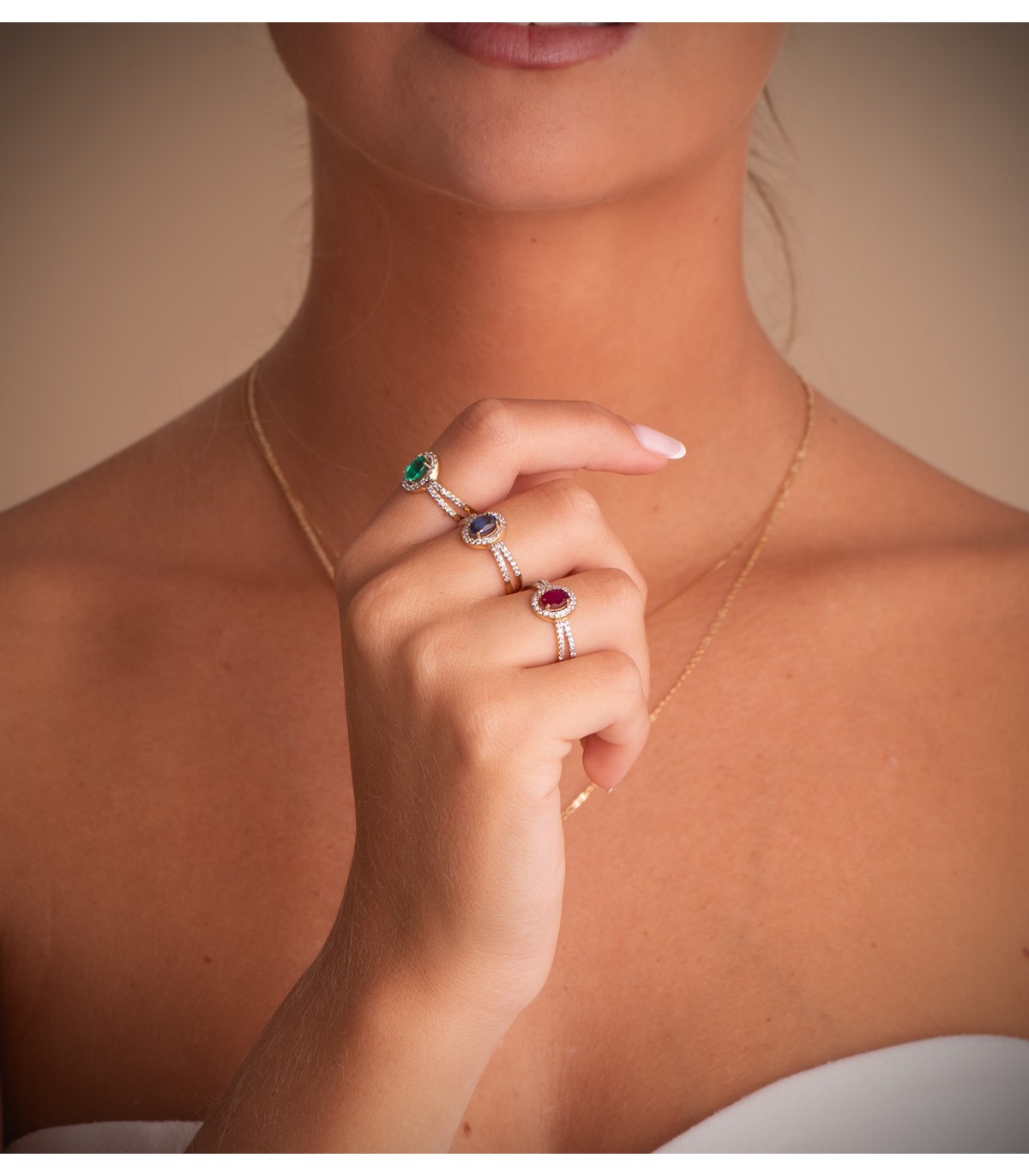 Halo-Ring mit Rubin und Zirkonia, aus 18K Weiß- und Gelbgold | Damenring „Gianella“