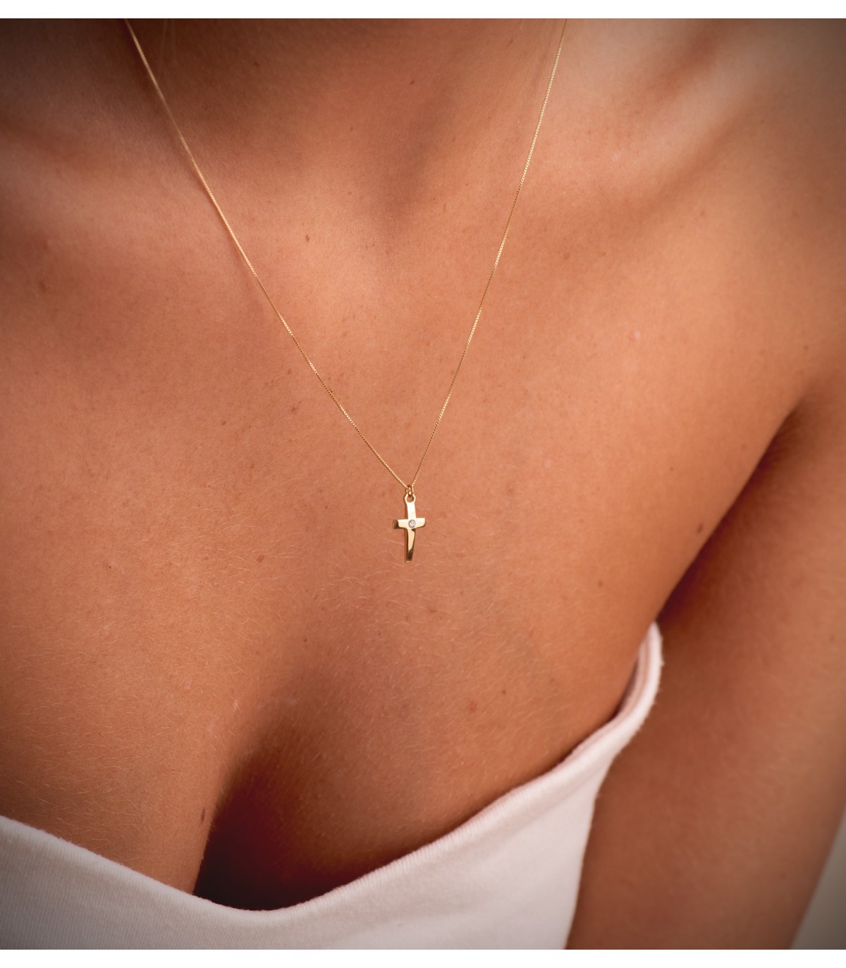 Gargantilla Cruz Diamante 0.015 Qt. Oro 18K