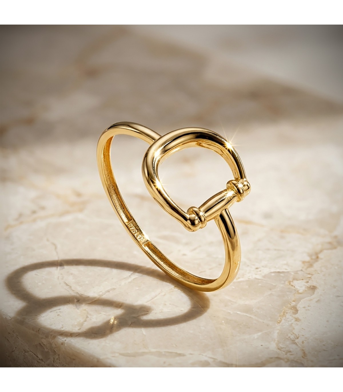 Anillo de oro amarillo 18 kilates con diseño de estribos | Anillos para mujer anchos.