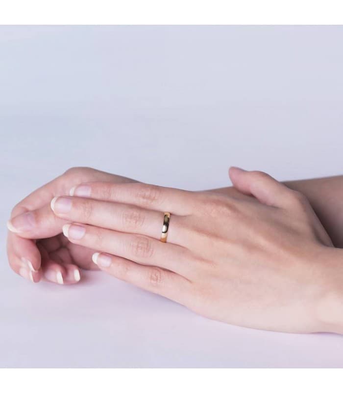 Fede nuziale donna Classic oro giallo. Fede nuziale sacchetto. Gioielleria online.