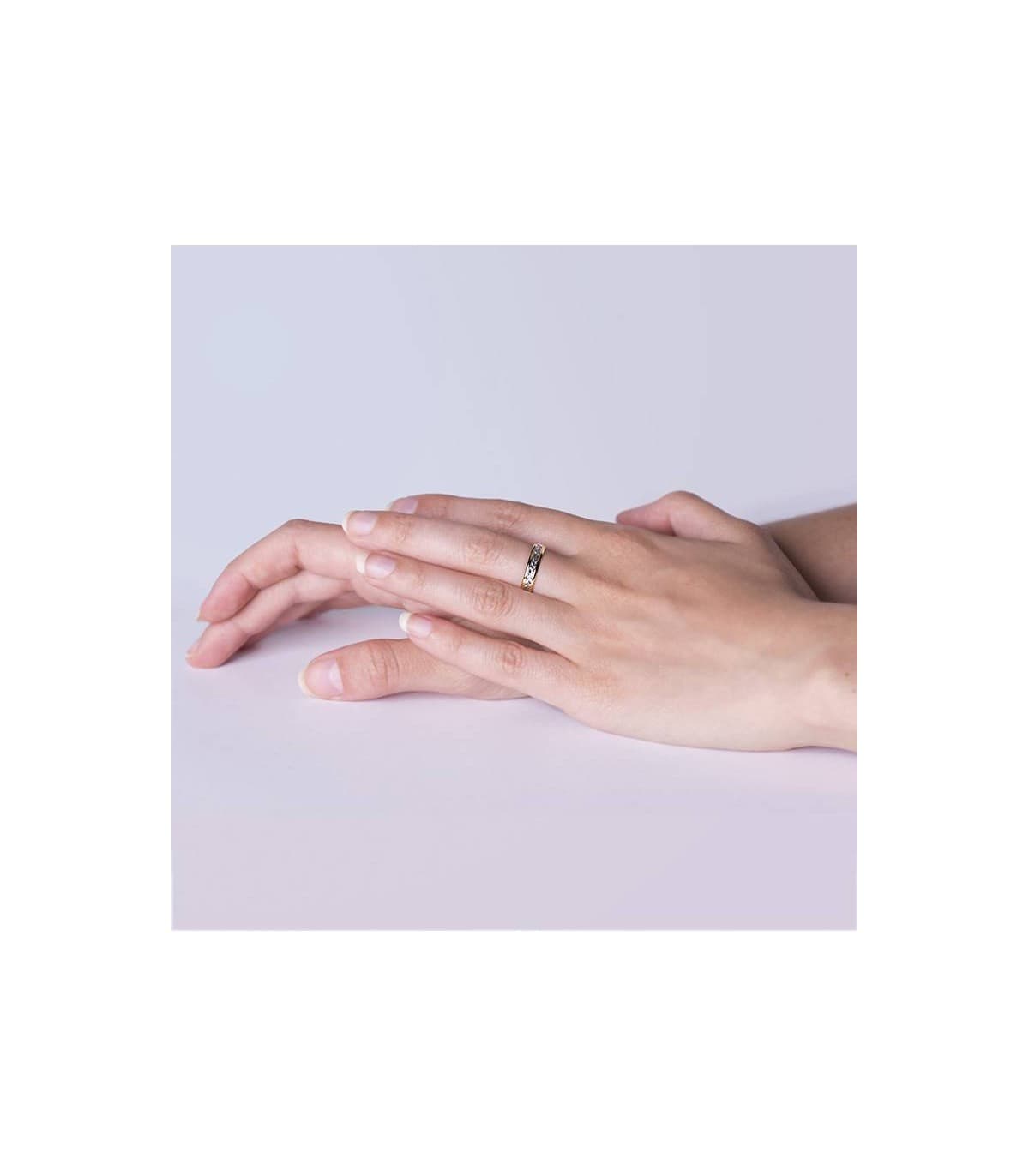 Anello di matrimonio donna oro 18 carati. Fede nuziale Atrani 4 mm.