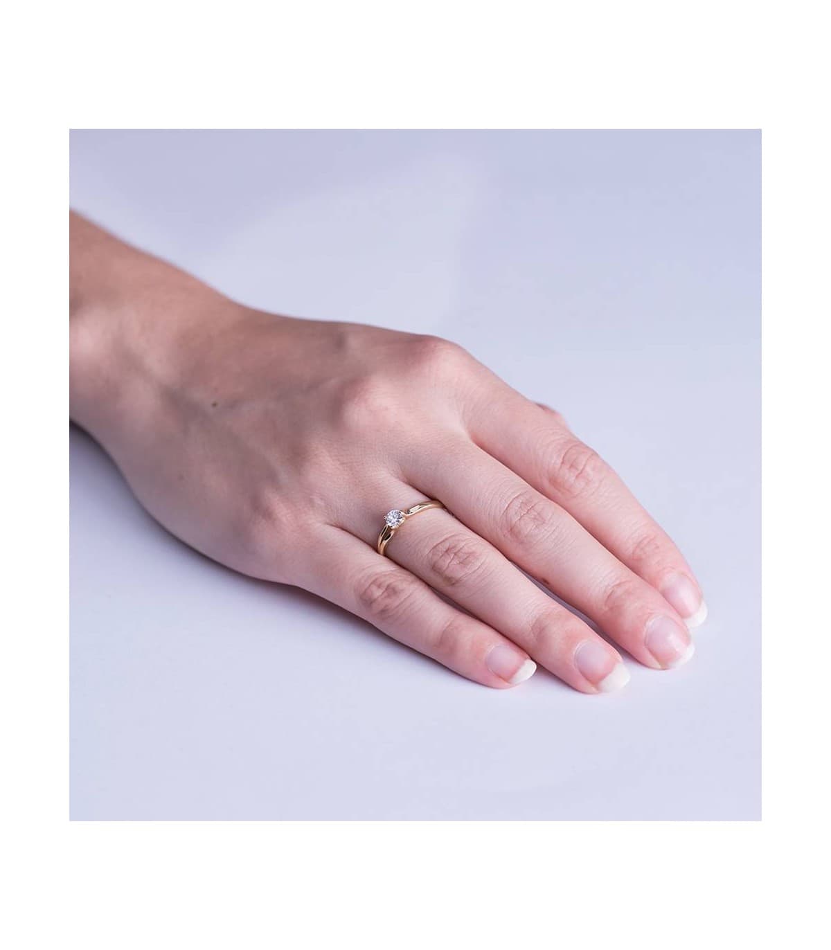anillo de compromiso en oro amarillo isabelle para mujer