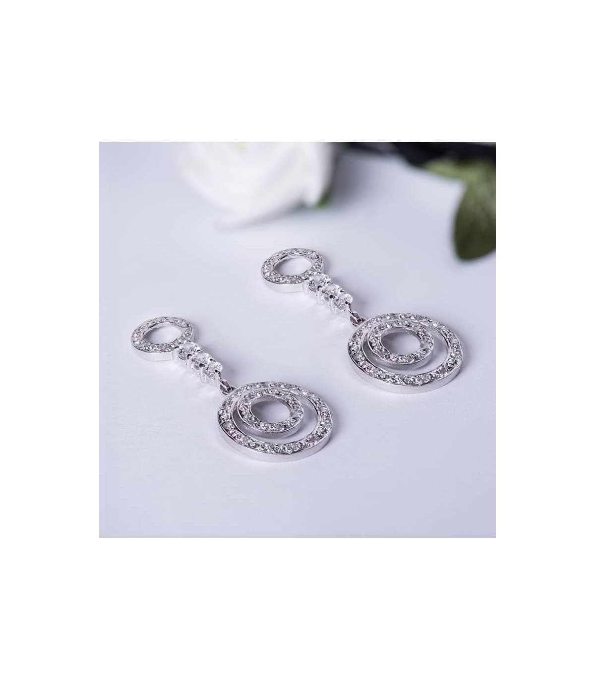 Boucles d'oreilles Or blanc 18 cts pendantes rondes. Rennes