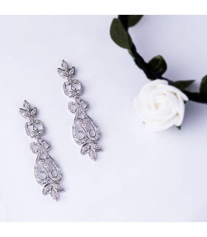 Pendientes para novia. Diseño Vintage con ornamentos orgánicos. Oro blanco 18 ktes