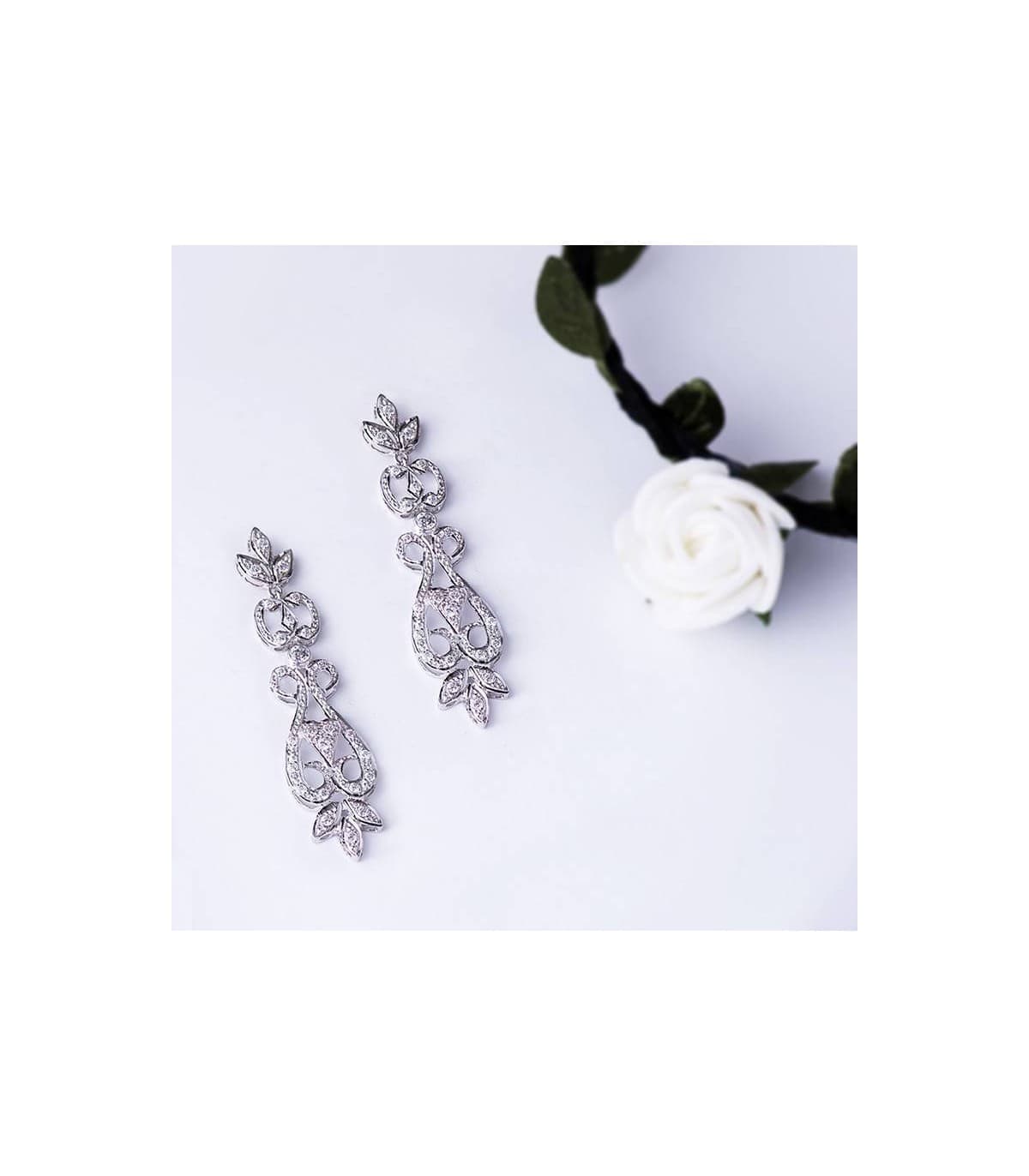 Pendientes para novia. Diseño Vintage con ornamentos orgánicos. Oro blanco 18 ktes