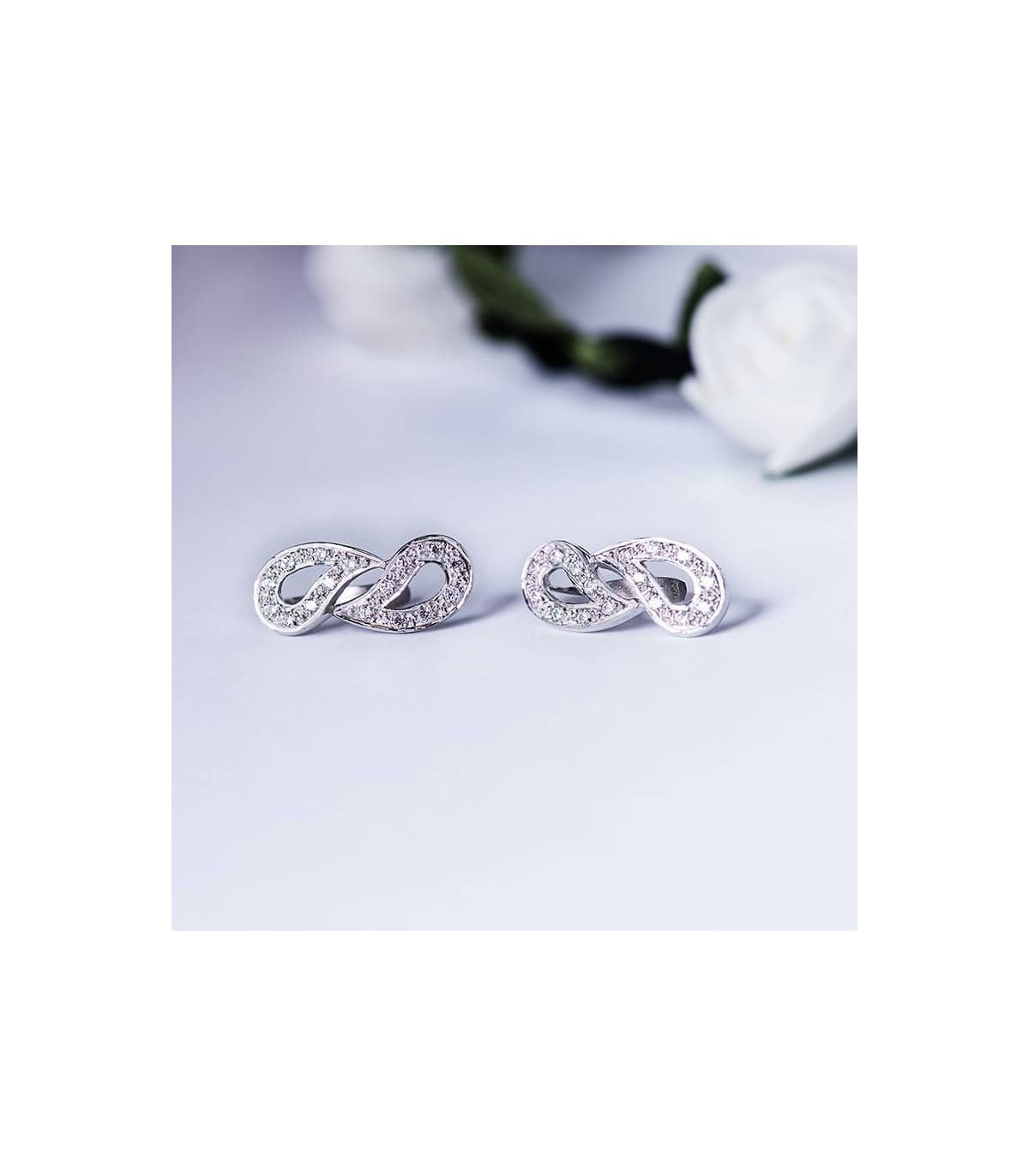 Pendientes Oro blanco 18 ktes circonitas. Joyería especializada en boda