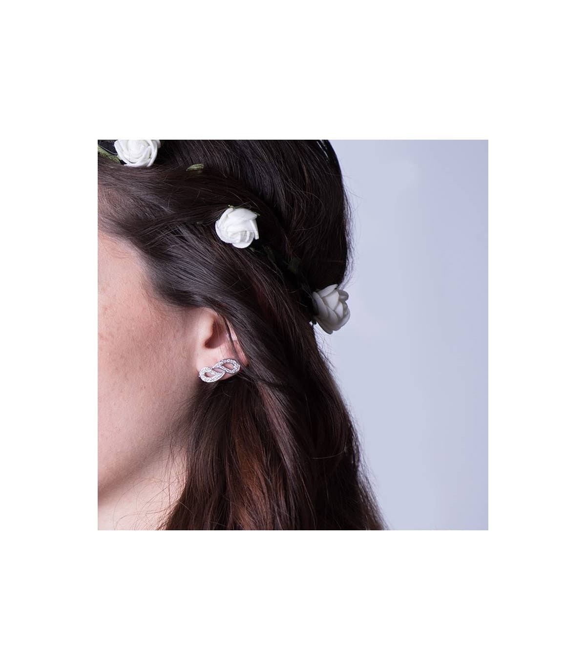 Pendientes Infinito Oro blanco 18 ktes circonitas. Joyas para novia.