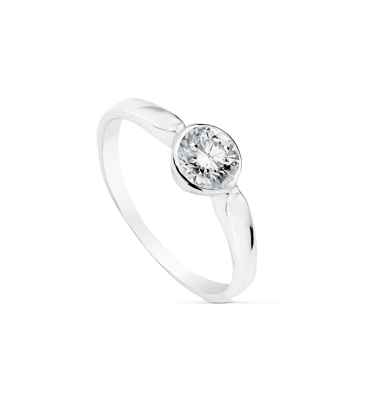 Anello con punto luce Cassandra 18 Kt, ideale da donna da proposta di matrimonio