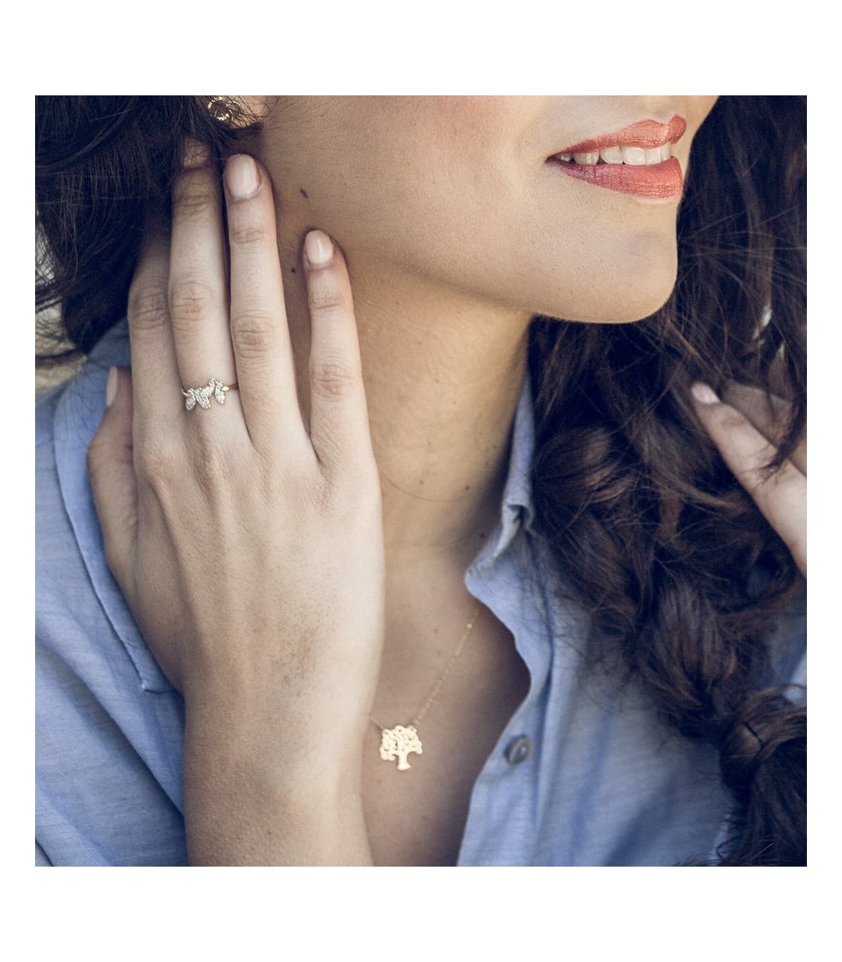 Anillo de Mujer con mariposas circonitas piedras anillo gemas oro 18 kilates