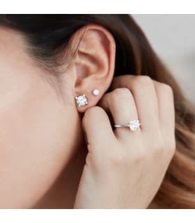 Orecchini punto luce 4 griffe in oro bianco, zirconi 7 mm - Orecchini lobo da donna