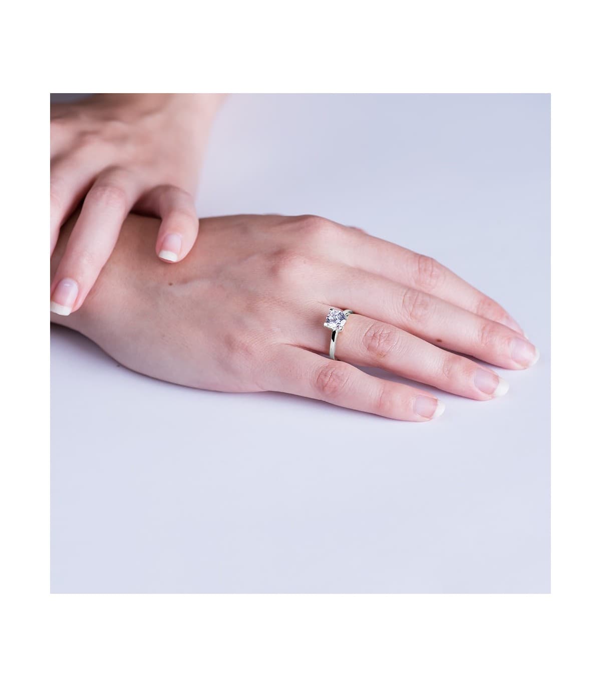 Anello Solitario Victoria oro bianco 18 Kt