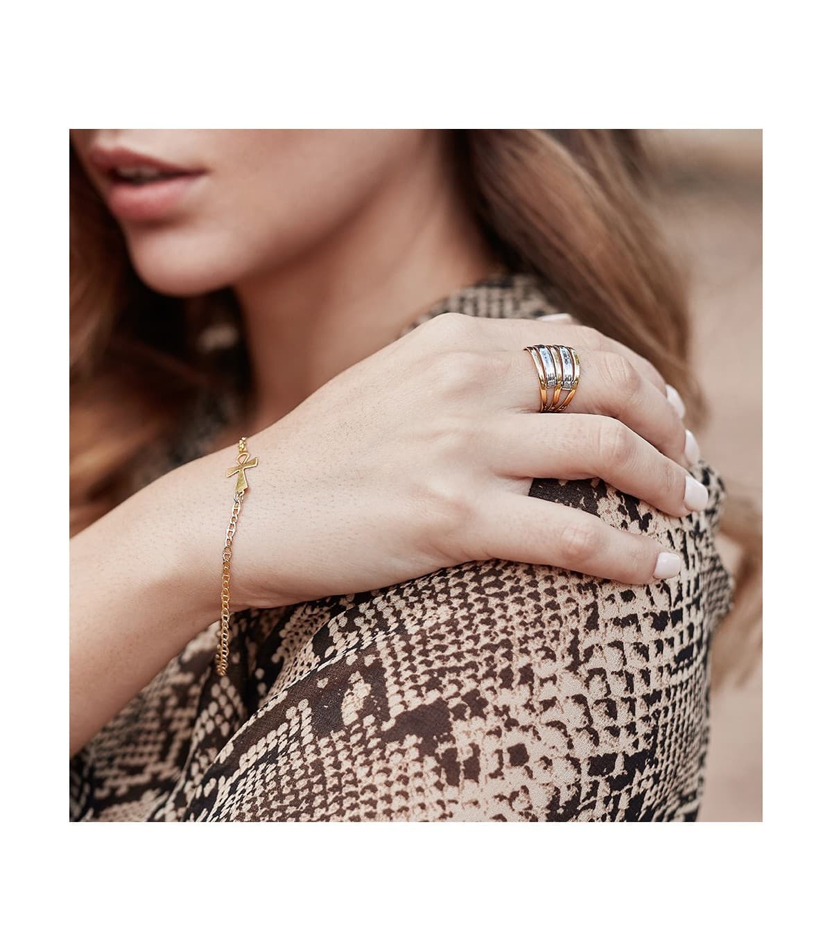 Sortija bicolor Yasmina 18 Ktes anillo de bandas ancho para mujer estilo casual joyería