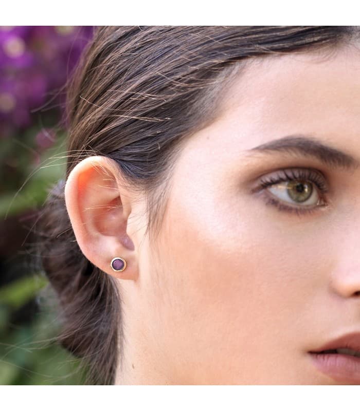 Ohrstecker mit Zirkonia 6,5 mm Amethyst - Runder Ohrringe für Damen aus 18K Gold.