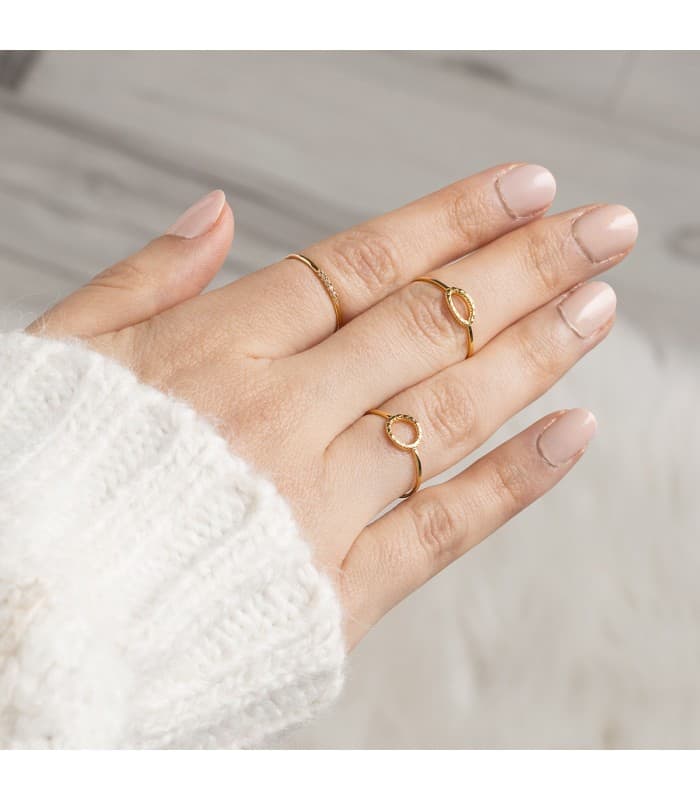 Anillo Mujer Ío Tallado Oro Amarillo 18K sortija minimal regalo