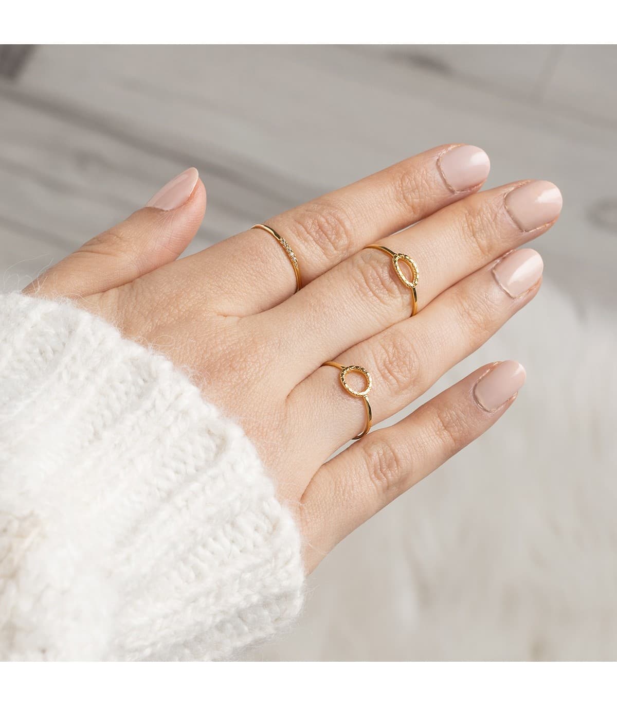Anillo Mujer Ío Tallado Oro Amarillo 18K sortija minimal regalo