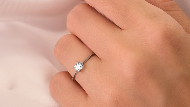 Bague de promesse - solitaire femme