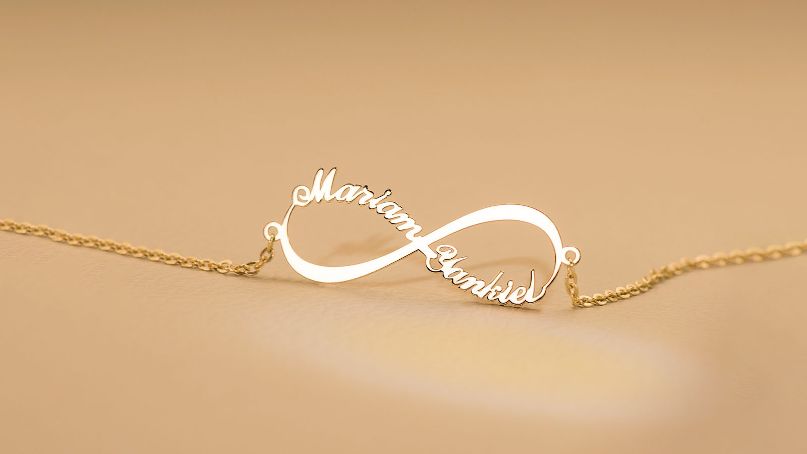 Goldschmuck mit Unendlichkeitssymbol: Halsketten und Armbänder