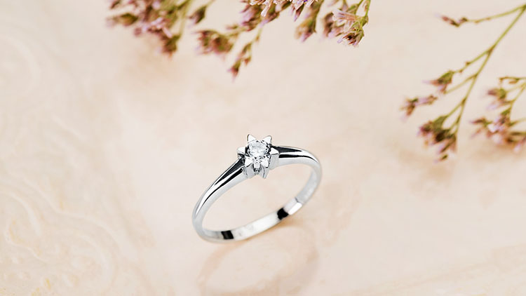 significado del diamante, anillo de compromiso diamante,  color del diamante