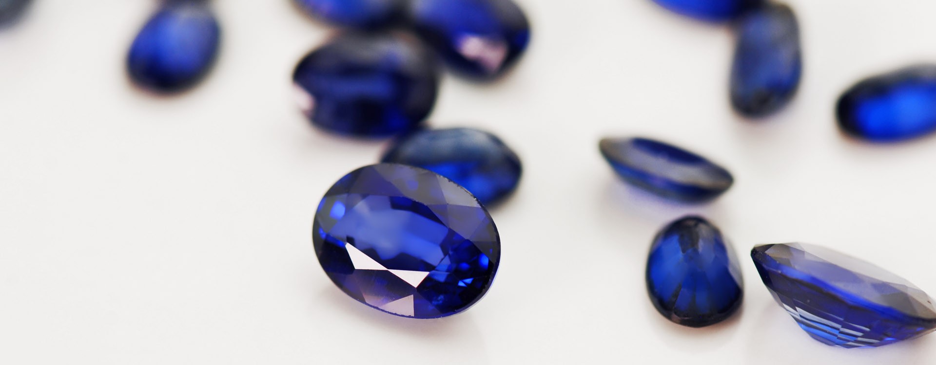 Saphir Bleu Naturel 4 Carats Ovale - Pierre De Naissance Septembre - Qualité Gemme Pour Bijouterie